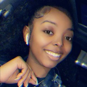 Meet your Posher, Sauntia